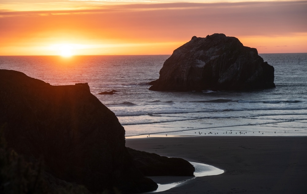 Sunset at the iconic Face Rock State Scenic Viewpoint