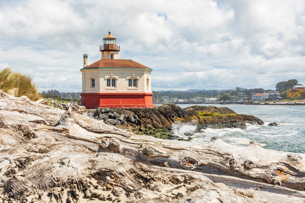 Birdwatching at the Coquille River Lighthouse in Bandon