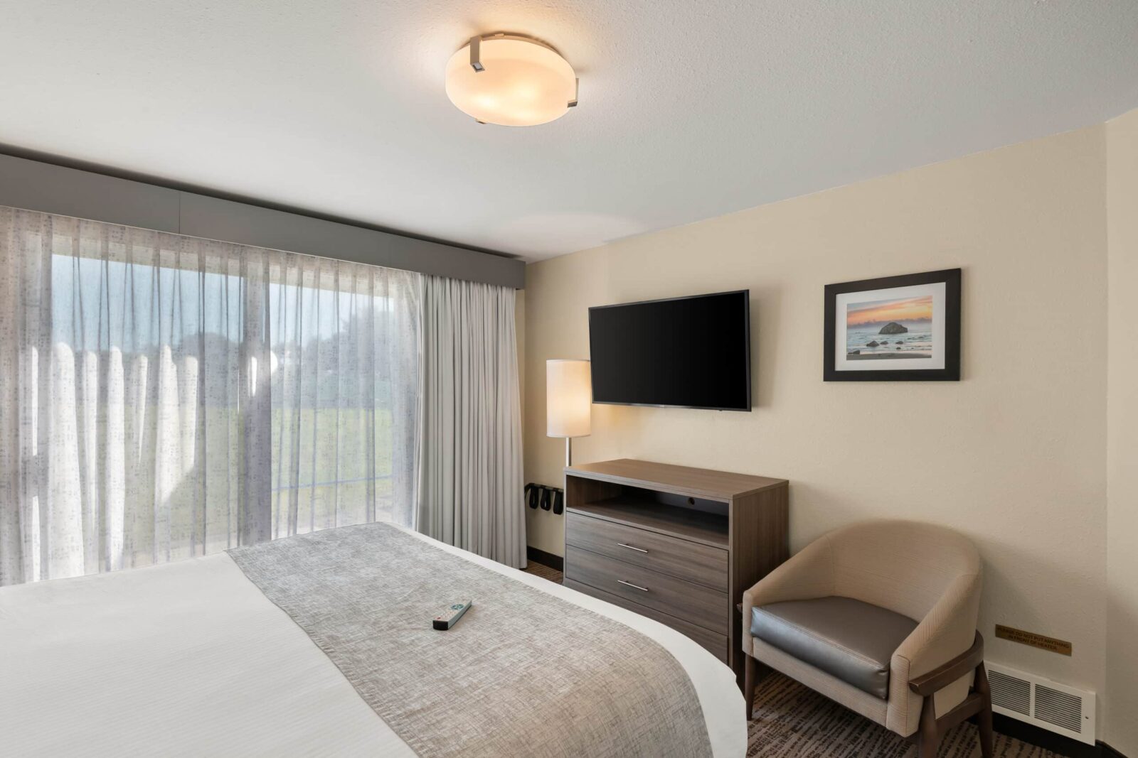 Guest Room at our pet-friendly hotel in Bandon.